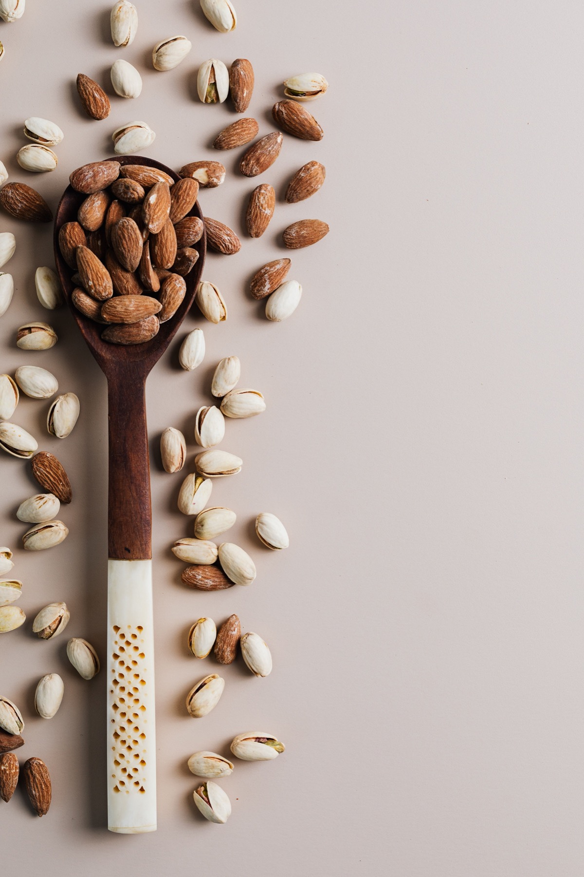 Premium almonds and pistachios for B2B supply
